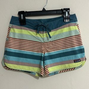 Patagonia Women Size 6 Wavefarer Board Shorts Multicolor Striped